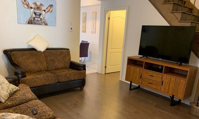 York Regional Municipality House | Spacious Home In Great Area Near Hwy 404