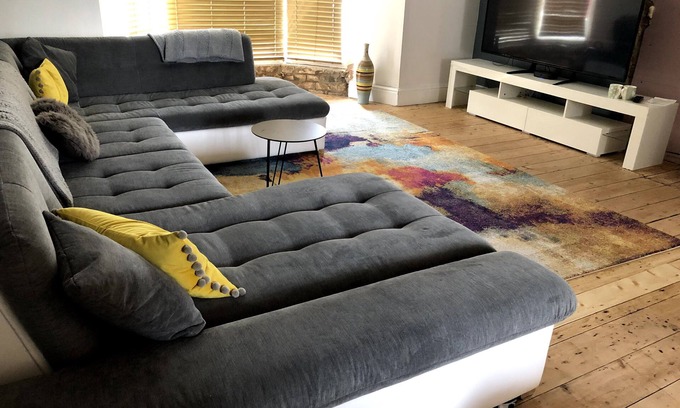 Newquay House | Beachside Home with Ocean View & Spa, Rated 10/10
