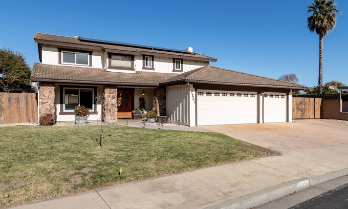Santa Maria House | Perfectly Located Home for Family & Friends with EV Charger