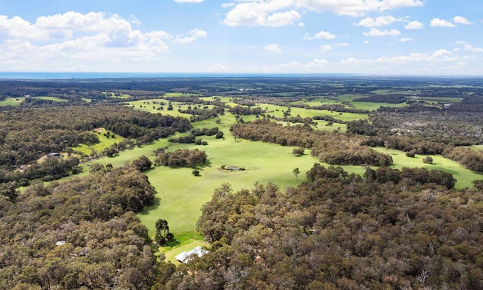 Yallingup Siding House | Unforgettable Oceanfront Escape at Aravina with Scenic Views