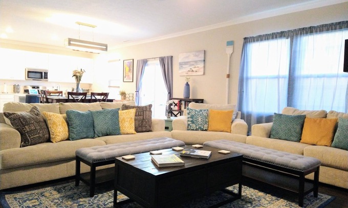 Westfield House | Tranquil Home with Kitchen and Breakfast in Great Location