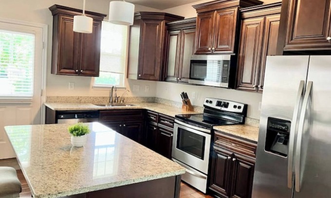 Norfolk - Virginia Beach House | Spacious home in Chesapeake