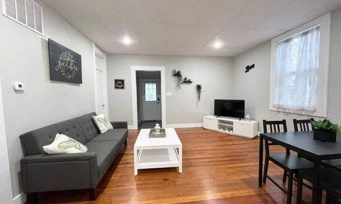 Franklin House | Cozy Downtown Franklin Home for Your Getaway