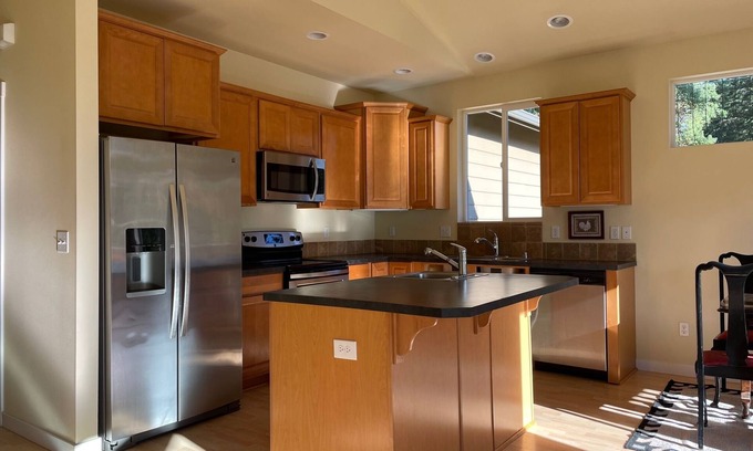 Port Townsend House | Inviting Country Home with Kitchen and Child-Friendly Amenities