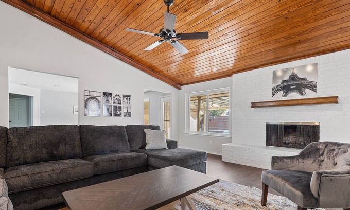 Lewisville House | Spacious Home -Large Swimming Pool & Pool Table!
