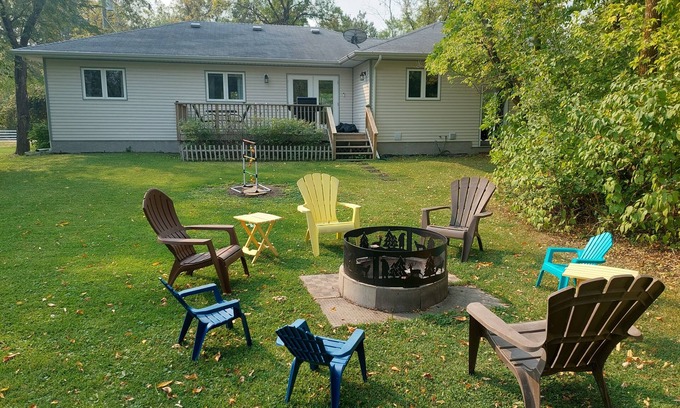 Gimli House | Family-Friendly Retreat Minutes from the Beach - Top Rated!