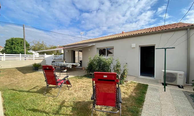 Chauve Cottage | Gite Chauvé: Ideal Stay with Spa, Breakfast & Family Comfort