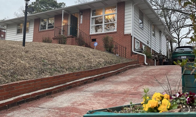 Terry Sanford House | Ideal Retreat Close to Downtown with Spa & Breakfast