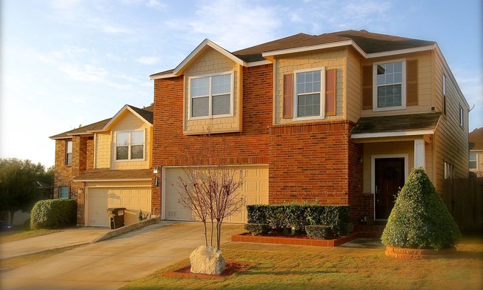 Medical Center District House | Ideal Home Near San Antonio Attractions with Karaoke Fun