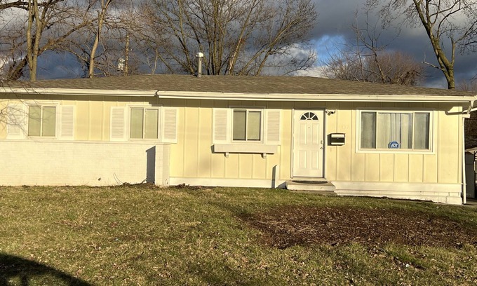 Columbus House | Comfortable 3BR Home with Hot Tub, Near Downtown Fun