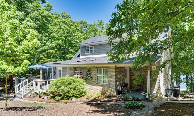 York House | Top-Rated Retreat with Deck on Beautiful Lake Wylie