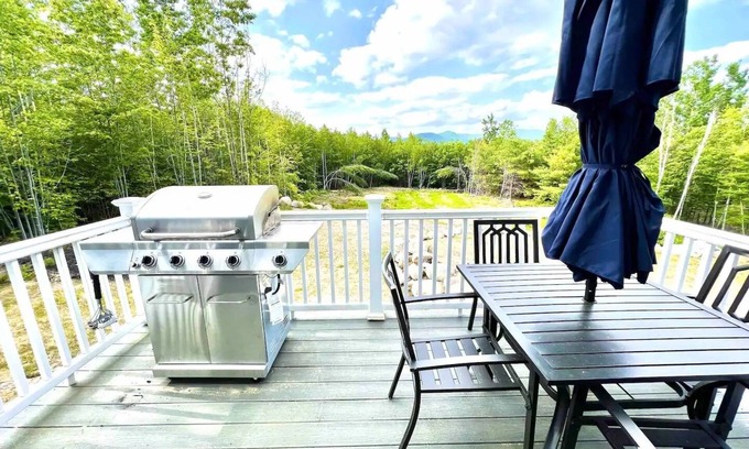 Center Conway Villa | Inviting Home with Firepit & Scenic Mountain Views
