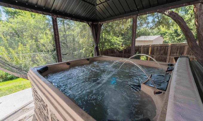 North Central Westminster House | Relaxing Retreat Near Golf with Hot Tub & Family Amenities