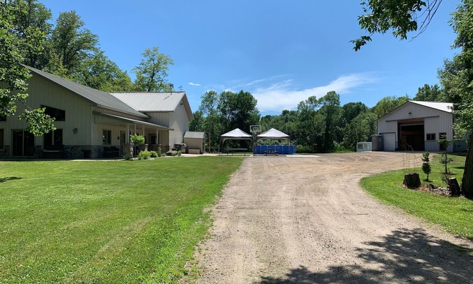 Spicer House | Relaxing Retreat with Camper Hook Ups on 10 Acres