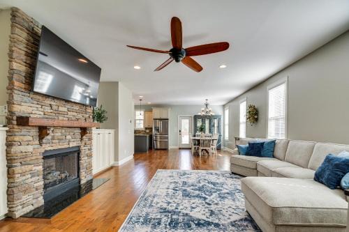 Pinehurst House | Cozy Home with Fireplace - Family-Friendly near Pinehurst