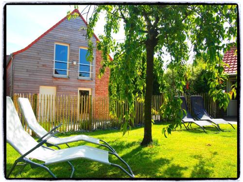 Ellezelles House | Cozy Holiday Home with Terrace and Pool in Ellezelles