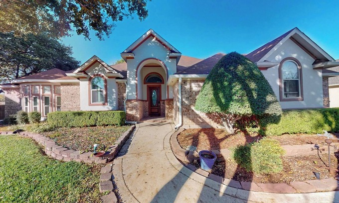 Rowlett House | Spacious Home with Huge Backyard & EV Charger