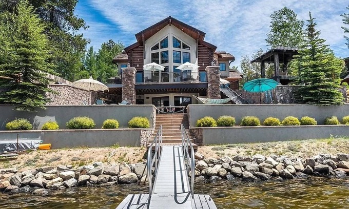Donnelly House | Lakefront Retreat with Pool & Spa - 10/10 Guest Rated!