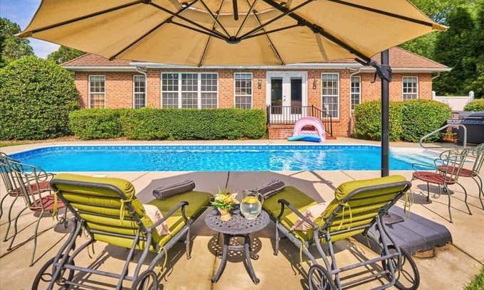 Pinehurst House | Immaculate Home with Pool & Spa near Pinehurst #5