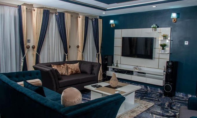 Lagos Apartment | Homely 3BR Flat in Ogudu, Lagos - Pet and Child Friendly