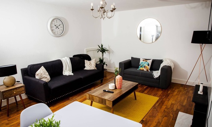 Alloa House | Pet-Friendly House in Alloa with Family Amenities