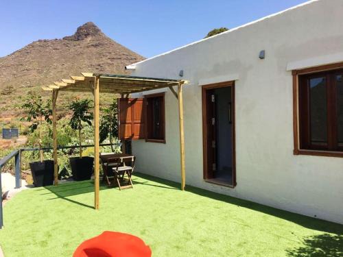 El Madronal House | Inviting House in Arona with Terrace and Garden Oasis