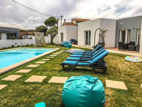 Atalaia House | Discover Atalaia: 4-Bedroom Retreat with Pool & Garden