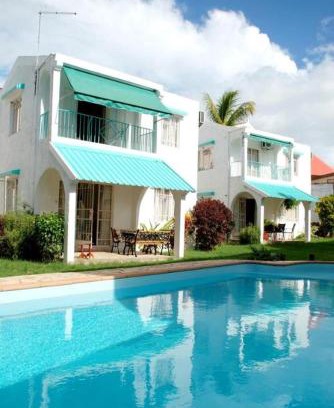 Flic-en-Flac House | Relaxing House in Flic en Flac with Shared Pool Access