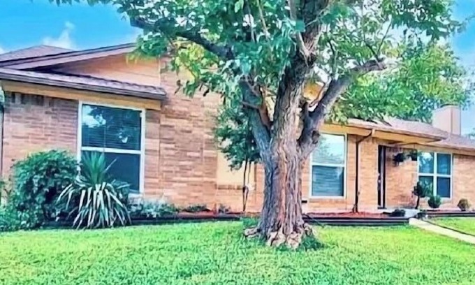 Carrollton House | Family & Pet Friendly Home Across from Park with Hot Tub