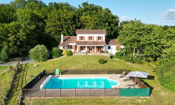 Lanouaille Cottage | Relaxing Getaway at Gite Lanouaille with Private Pool