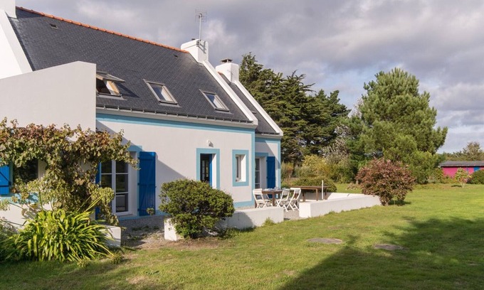 Locmaria House | Villa Locmaria: Perfect Family Retreat with Spa & Breakfast