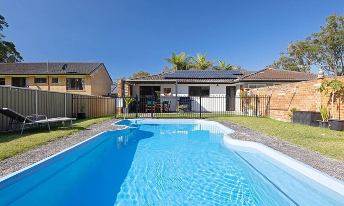 Wyongah House | Family-Friendly Home with Pool - 5 Min Stroll to Lake