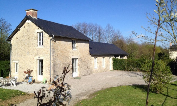 Bricqueville House | Cozy Retreat for 4 Near Historic Landing Beaches