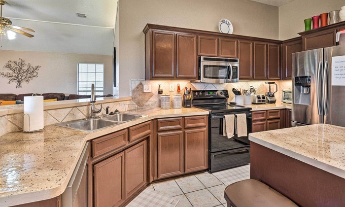 Killeen House | Family-Friendly Killeen Home with Yard & Spa Amenities
