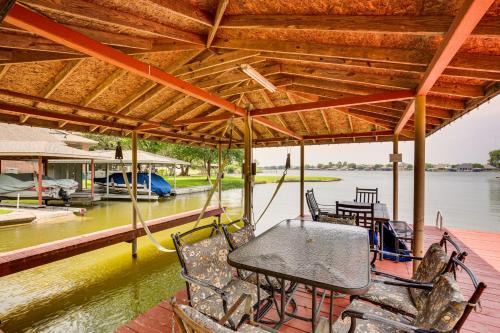Granbury House | Family-Friendly Lake Granbury Retreat with Boat Dock Access