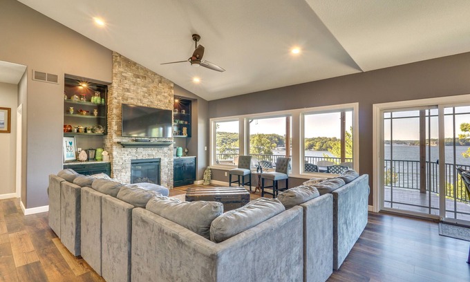 Linn Creek House | Relaxing Lake of the Ozarks Retreat with Scenic Deck Views