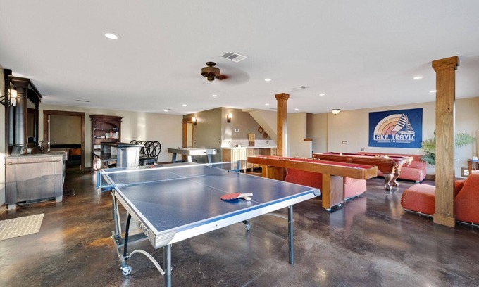 Point Venture House | Scenic Lake Travis Retreat: Game Room & Relaxing Spa