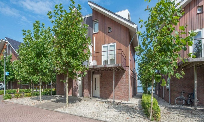 Municipality of Uitgeest Apartment | Relaxing Lake-View Apartment Near Amsterdam with Breakfast