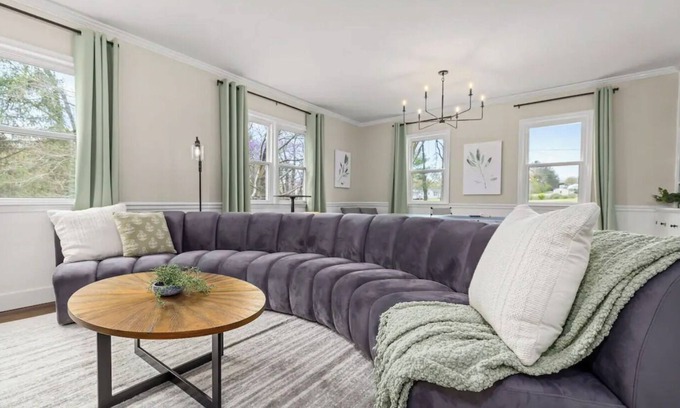 Altavista House | Perfect Group Escape with Hot Tub and Fun Games Await!