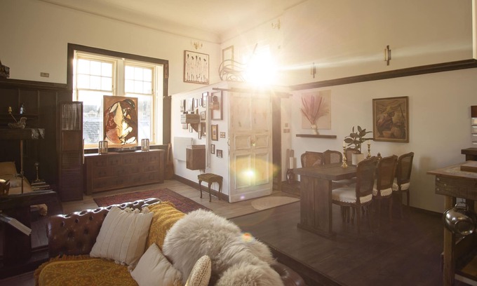 Alloa Apartment | Bright & Inviting Studio Loft with Pool and Spa Amenities
