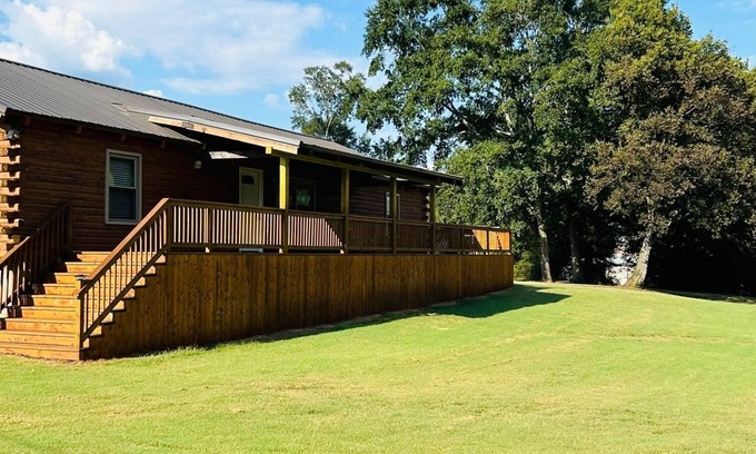 Groveoak Cabin | Pet-Friendly Log Cabin Retreat at Lake Guntersville