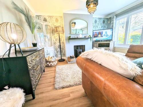 Plumtree House | Ideal 3 Bed House in Keyworth - Perfect for Families & Contractors