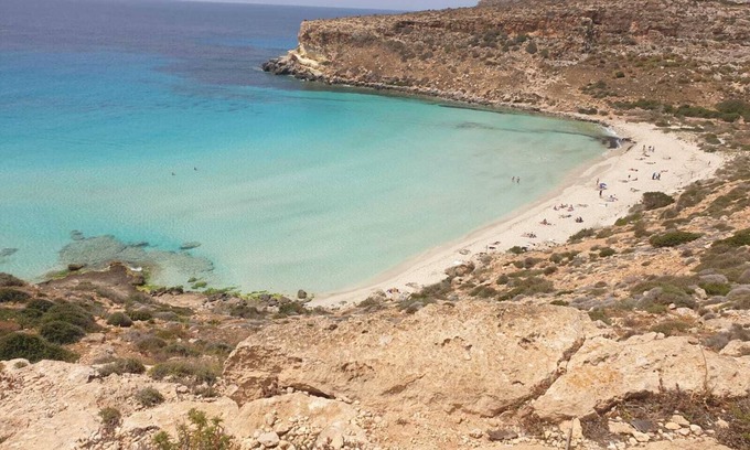 Lampedusa House | Delightful Villa with Kitchen & Breakfast for Your Getaway