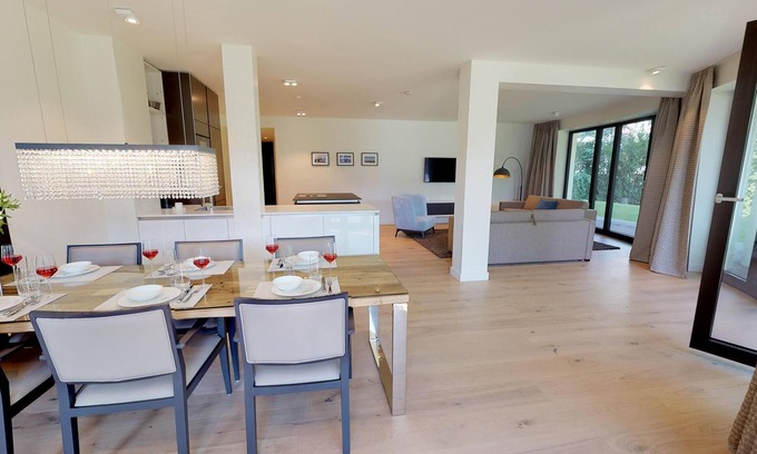 Timmendorfer Strand Apartment | Elegant Apartment with Ocean View Near Timmendorfer Strand