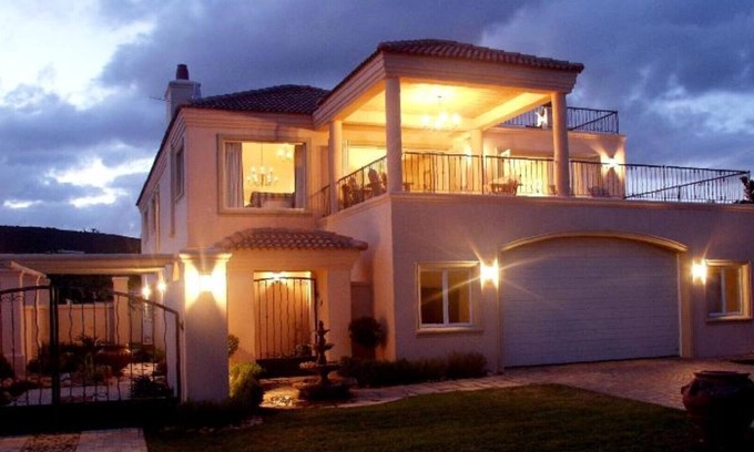 Plettenberg Bay House | Elegant Waterfront Holiday Villa with Ocean Views
