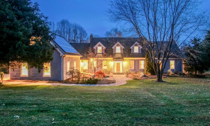 Galesville House | Guest Rated 10/10: Nature Retreat with Private Pool