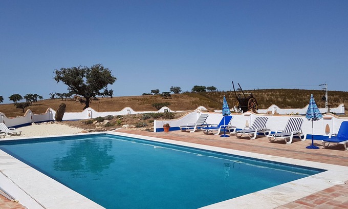 Ourique House | Inviting Country House with Pool and Ocean Views