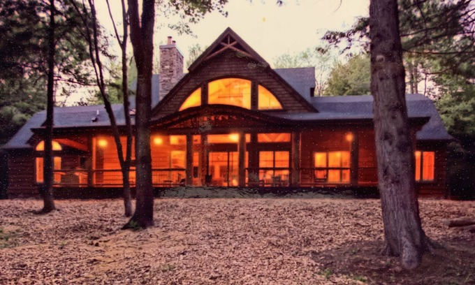 Orson Cabin | Premier Lodge by Ski Resort with Private Lake & Spa