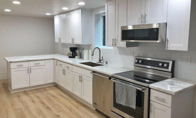 Victory Heights House | Top-Rated Maple Leaf Guest Suite with Spa and Kitchen