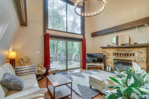 Massanutten House | Comfortable Massanutten Retreat with Hot Tub & Games